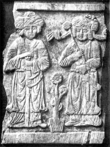 Пластинка из слоновьей кости, X век, Египет. Два охранника