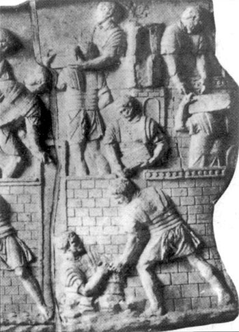 Легионеры на колонне Траяна часто изображались строящими полевые укрепления