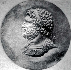 Золотой медальон из Тарса с профилем Филиппа II