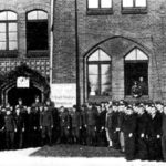 Рекруты прибыли в казармы 30-го пехотного полка, 1934 г.