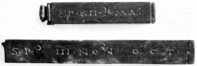 Небольшая костяная пластинка с датой, когда гладиатор Модерат был отпущен со службы неким Луцием.
