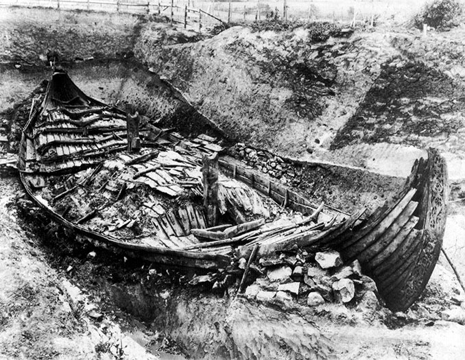 Раскопки корабля в Осеберге в 1904 г