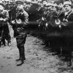 Советские партизаны на параде.