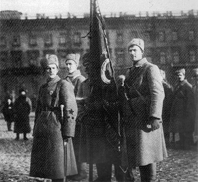 Коммунистический батальон перед отправкой на Южный фронт, 1919 г