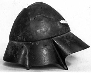 Этот бронзовый беотийский шлем был найден в июне 1854 г. в Тигре в месте его слияния с притоком Серт (древний Сентрит) близ Тиля на территории современной Турции. Р.Б.Окли из Освальдкирка (Йоркшир) спускался вниз по Тигру в сторону Мосула. Один из лодочников забросил якорь, а когда вытаскивал его, на крюк попал этот шлем! Лодочник продал его за шил- линг, и этот экспонат попал в Британию.