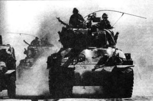 M51 “Sherman” из 9-й резервной танковой бригады, движущийся по шоссе на Рафид во время израильского контрнаступления на Голанах, 11 октября 1973 года.