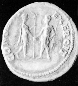 На ауреусе (золотой монете), выпущенном Веспасианом в 70 г. н.э., показаны пожимающие друг другу руки “сигнифери” различных пораздлелений после гражданских войн 67-70 гг. н.э. Надпись гласит: “армия в согласии”.