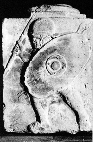 Рельеф принципии в Майце, на котором изображен легковооруженный легионер